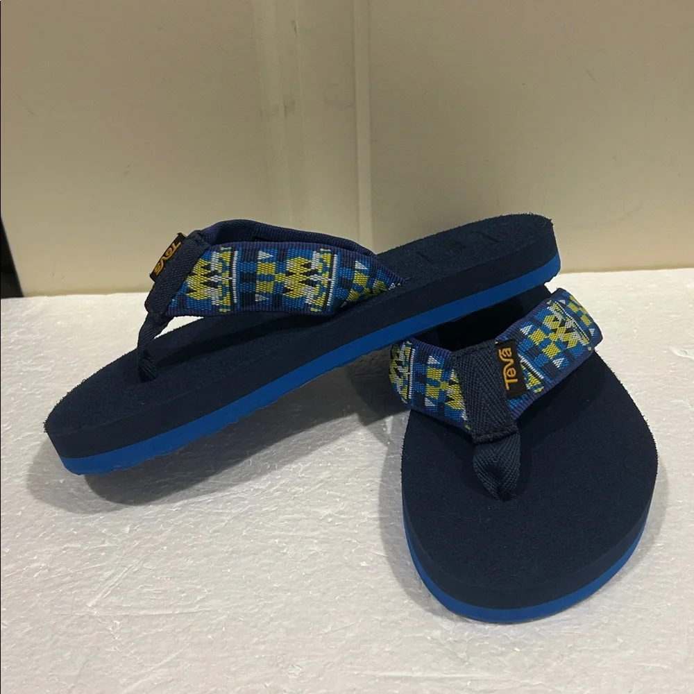 NWOT Teva Kids Blue Aztec Pattern thong Flip Flop Sandals Quick Dry Size 13